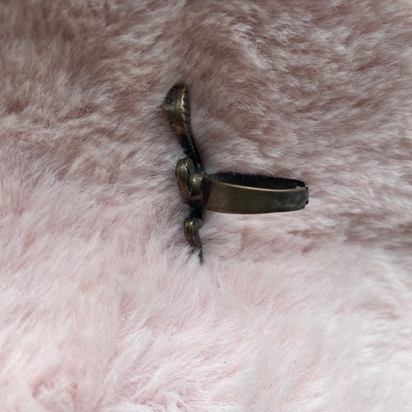 Ring - Picture 3 of 4